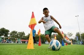 NBA战报：东詹缺席，布朗30分8板8助，凯尔特人126-105大胜湖人